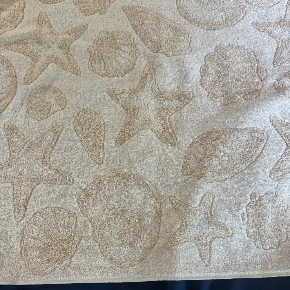 FIELDCREST - Royal Velvet - Beach & Shell & Starfish Pattern - Large Bath Towel